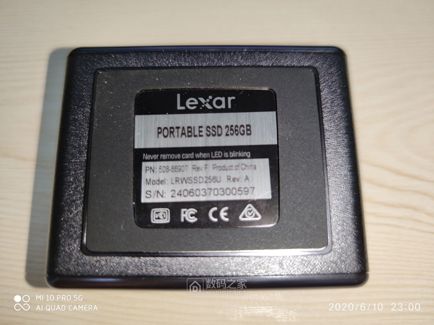 雷克沙Portable SSD 256GB盘体背面