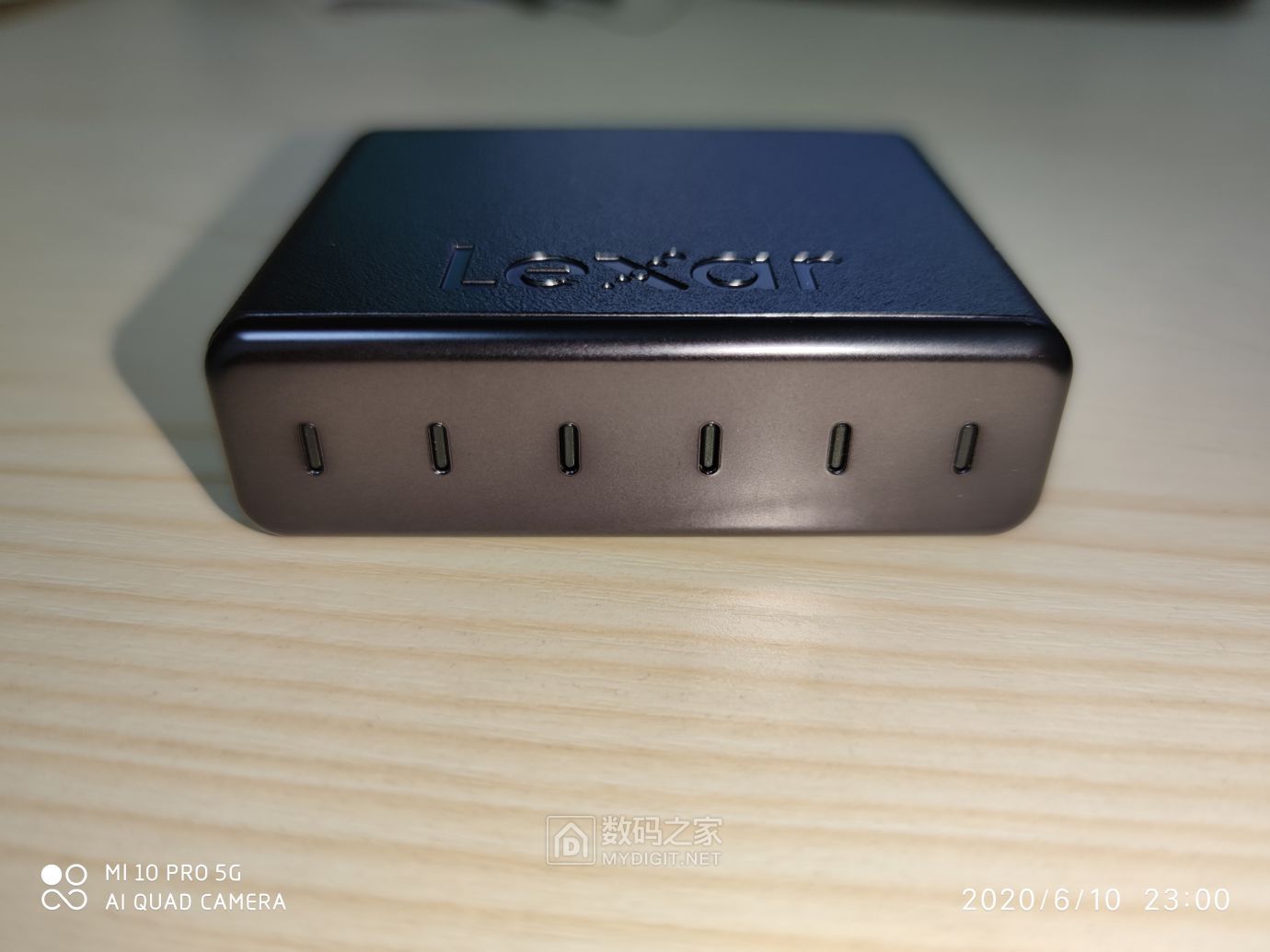 雷克沙Portable SSD 256GB盘体灯光