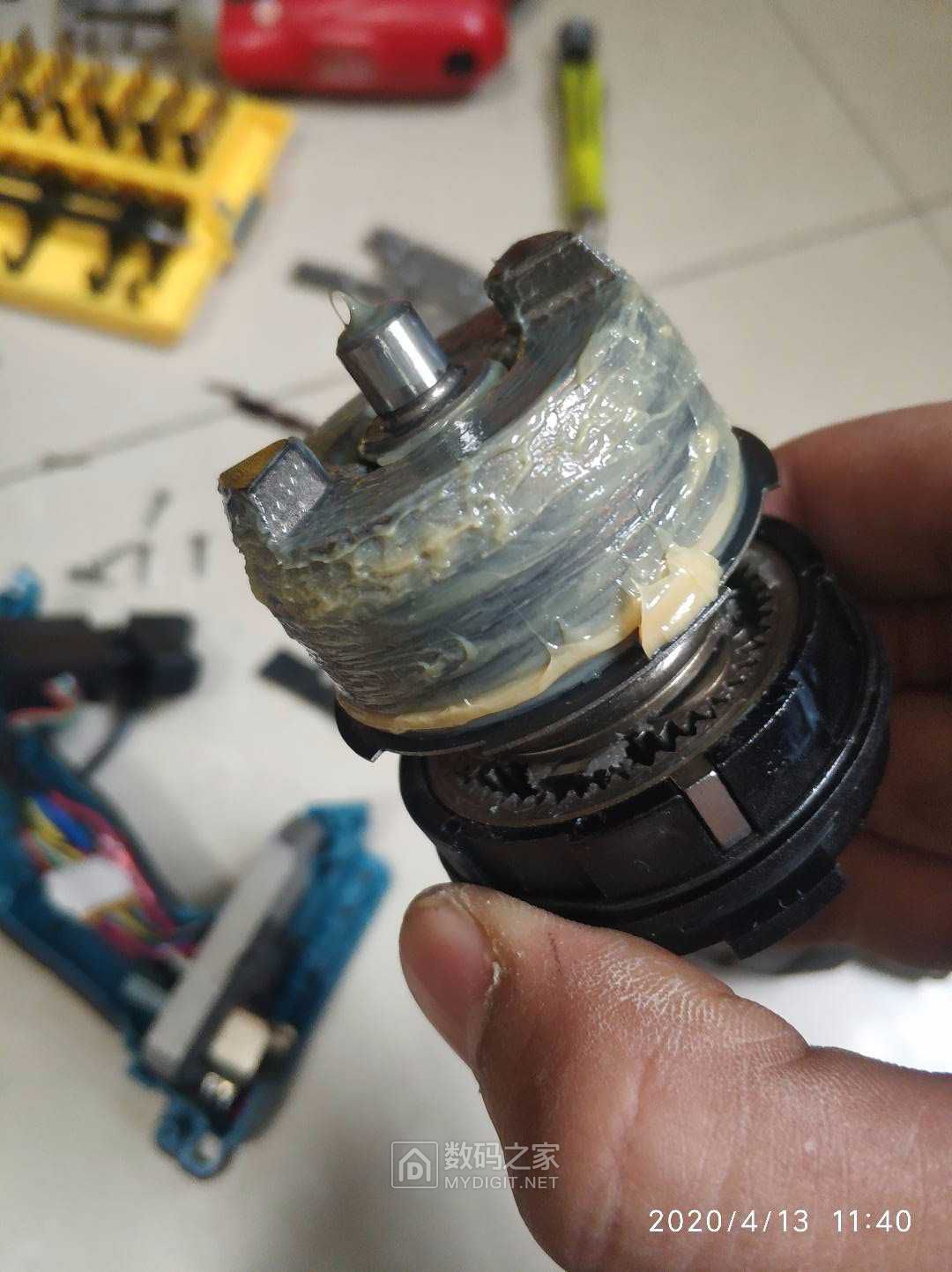 近期买的一些锂电工具简拆东成起子机dcpl028e万用宝dcm12电磨头dcs