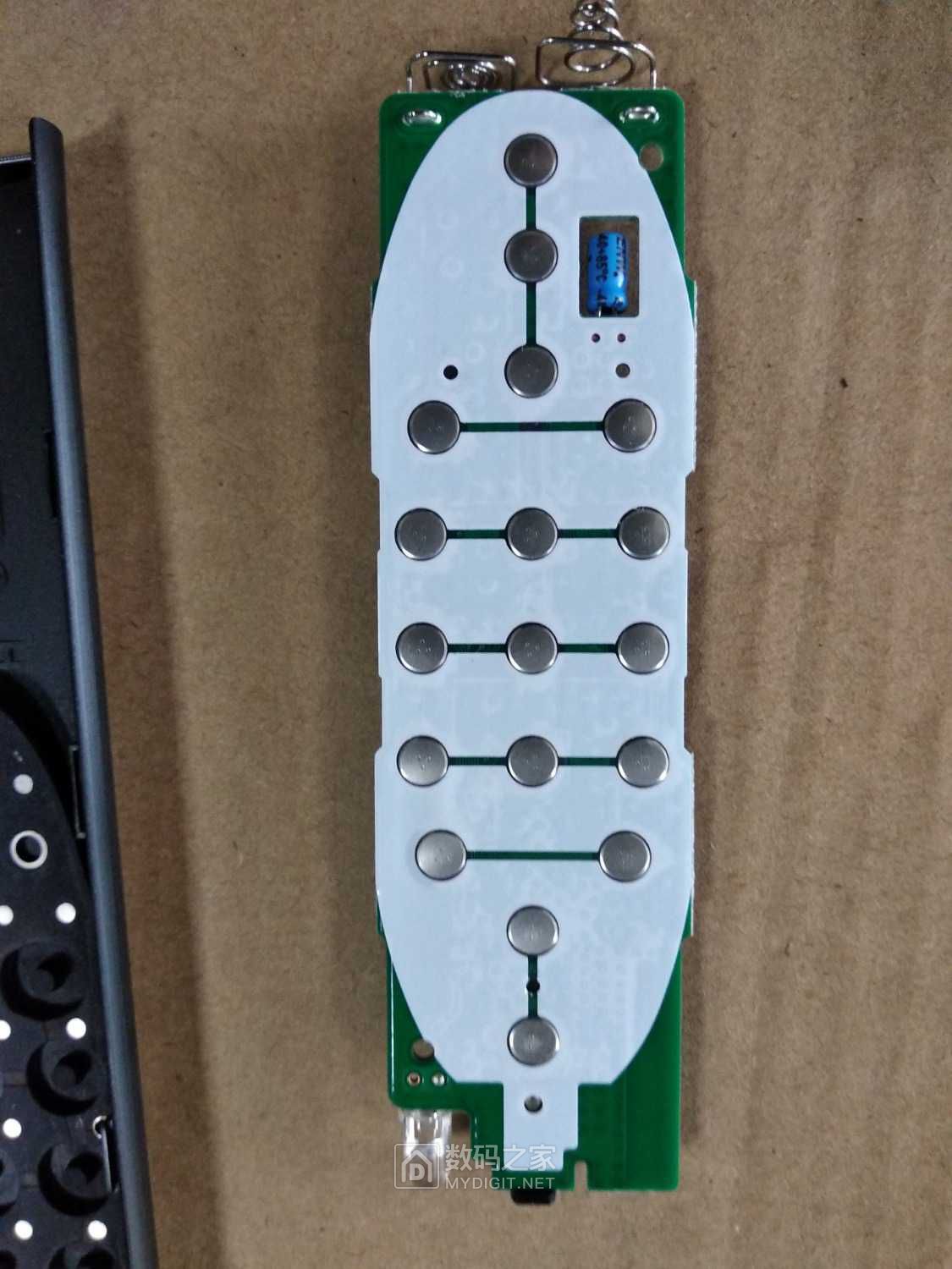 拆解索尼新款语音蓝牙红外电视遥控器sonyrmftx700c