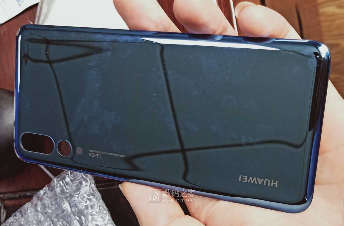 华为p20pro换屏总成和后玻璃盖兼修个自拍杆