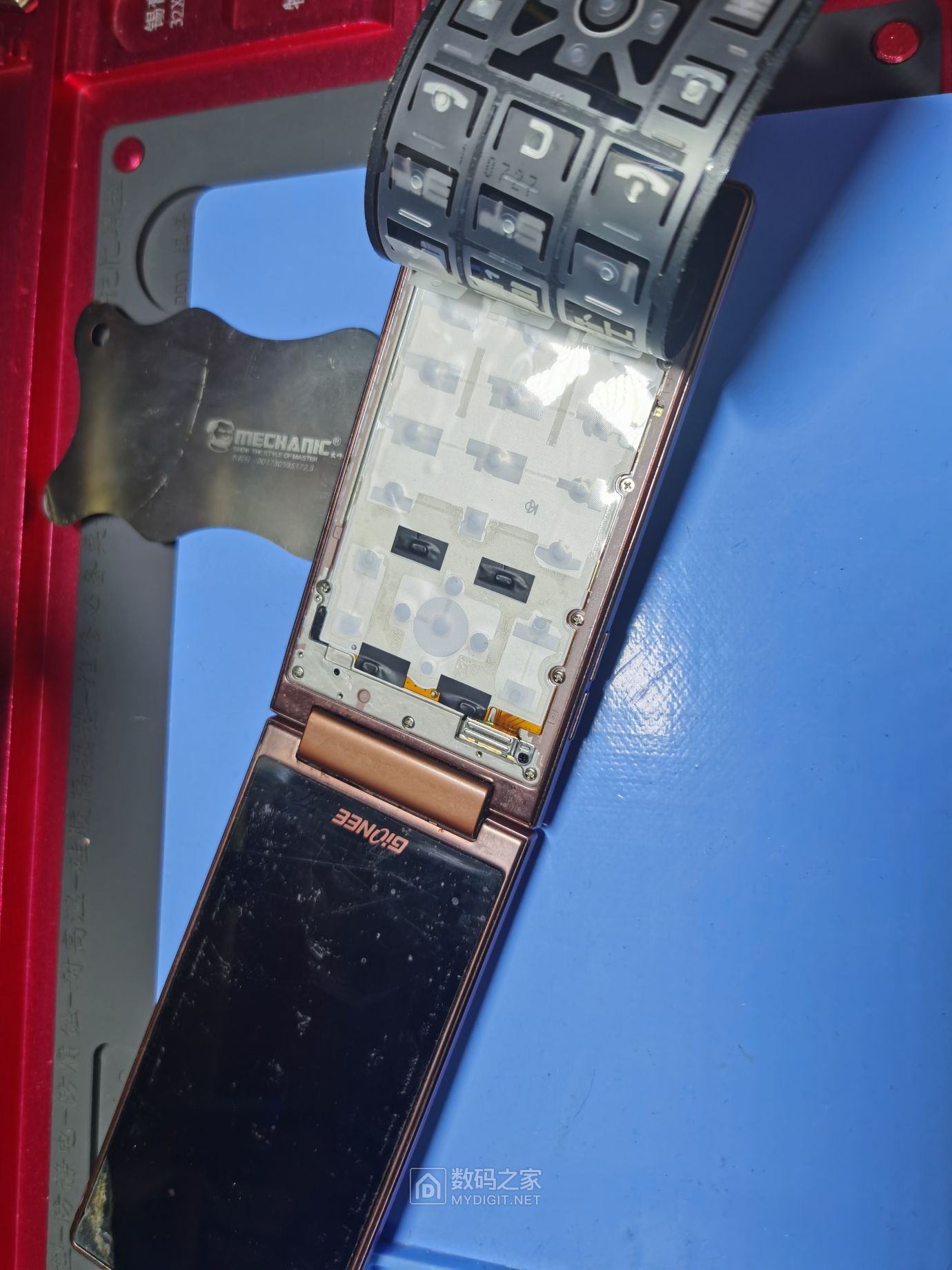 金立w909手机拆机