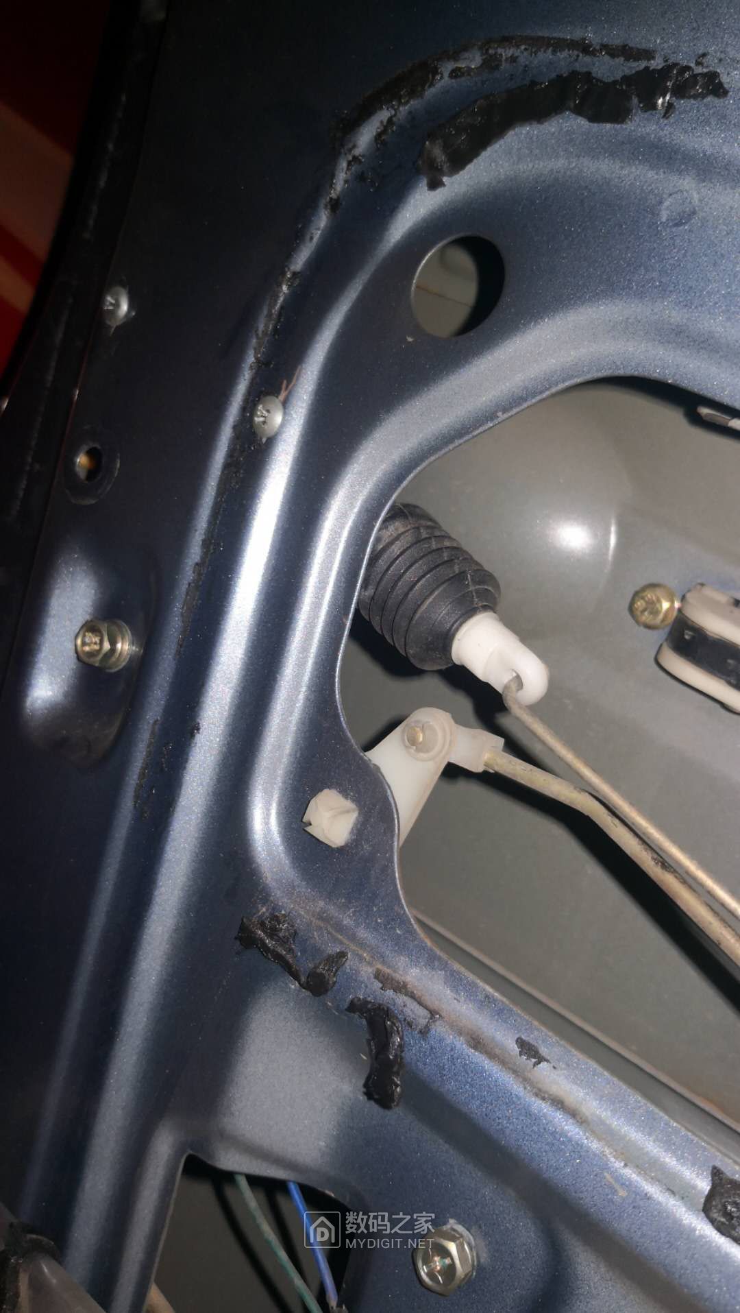 陪伴6年的座驾五菱宏光车门锁不上中控锁组件拆解