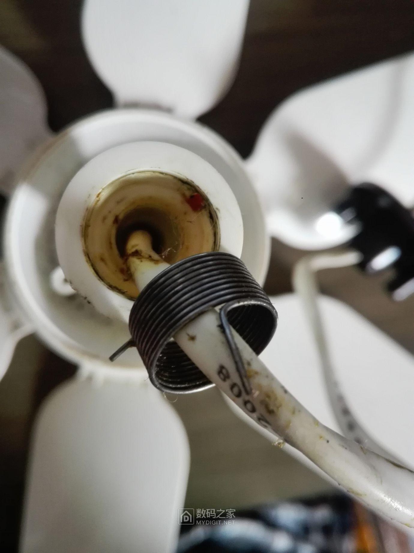 小修理小吊扇反转