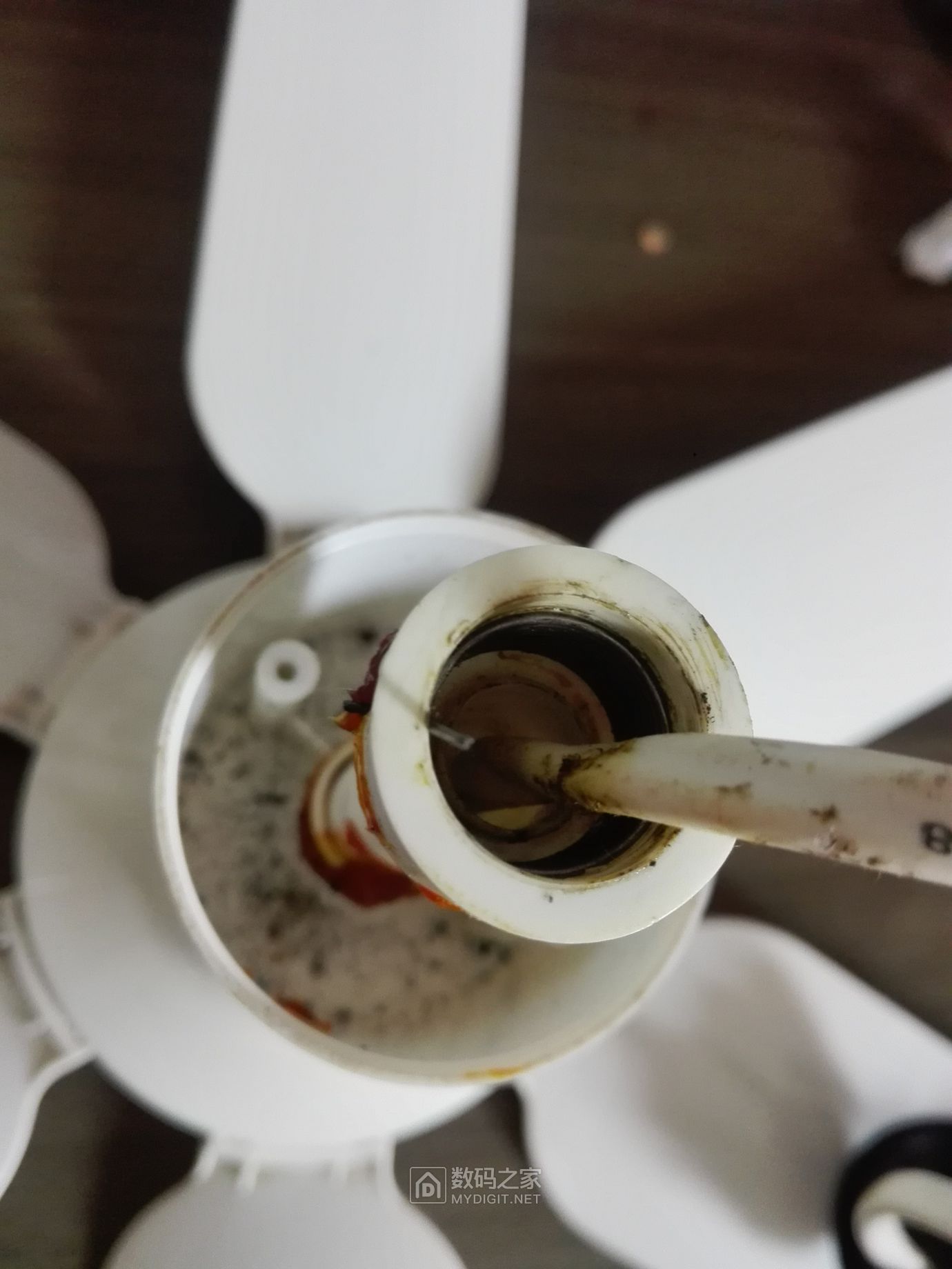 小修理小吊扇反转