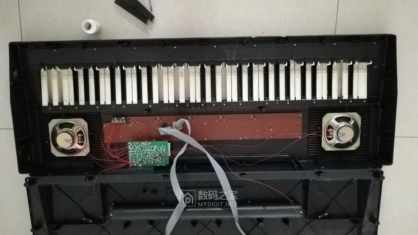 拆修国产永美牌61键电子琴ym6100琴键电路板断裂飞线解决