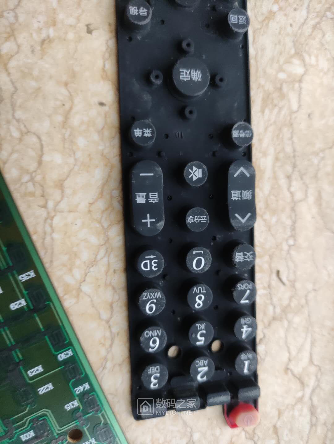创维电视遥控器进水拆机处理【超微距拍摄】