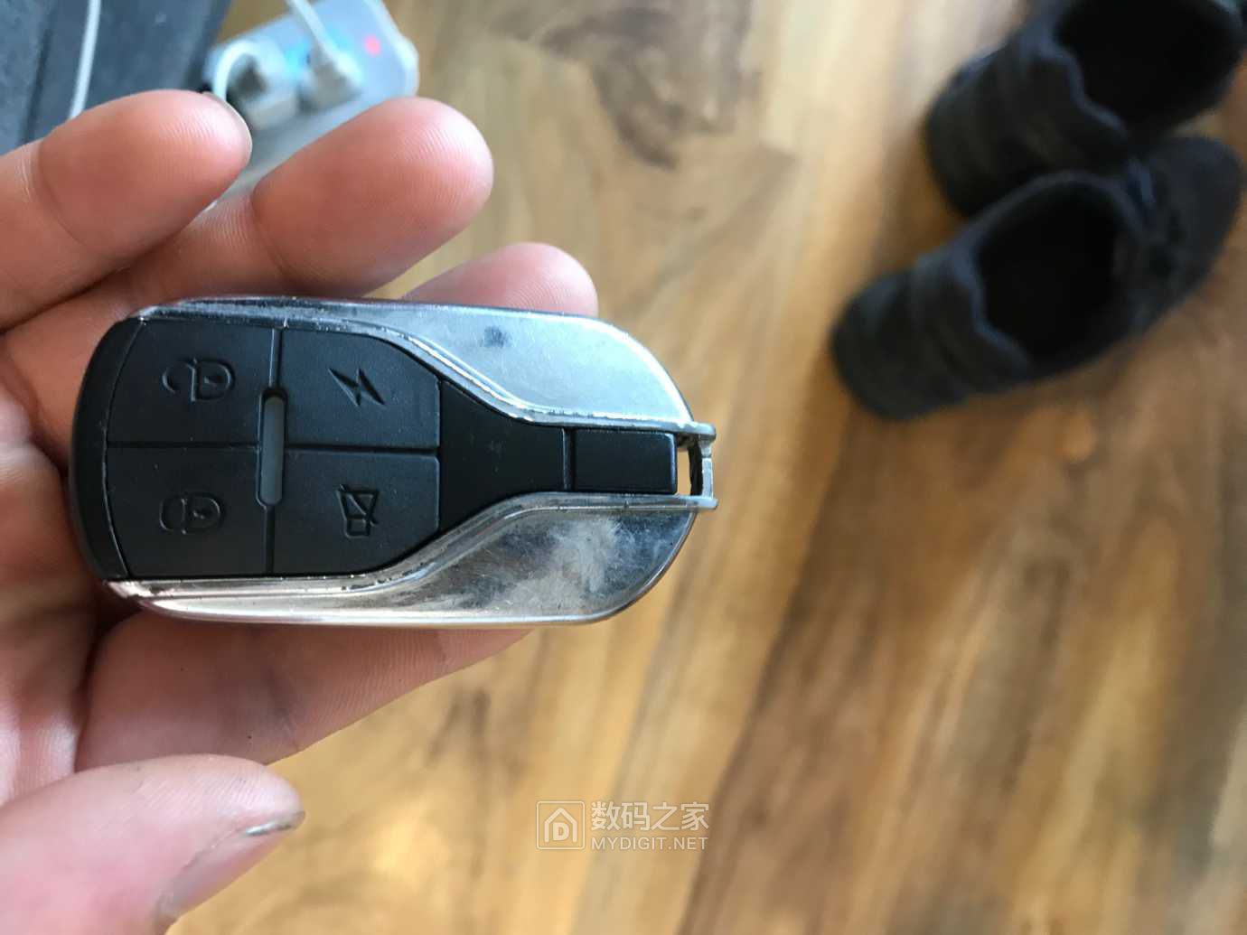 拆玛莎拉蒂遥控器