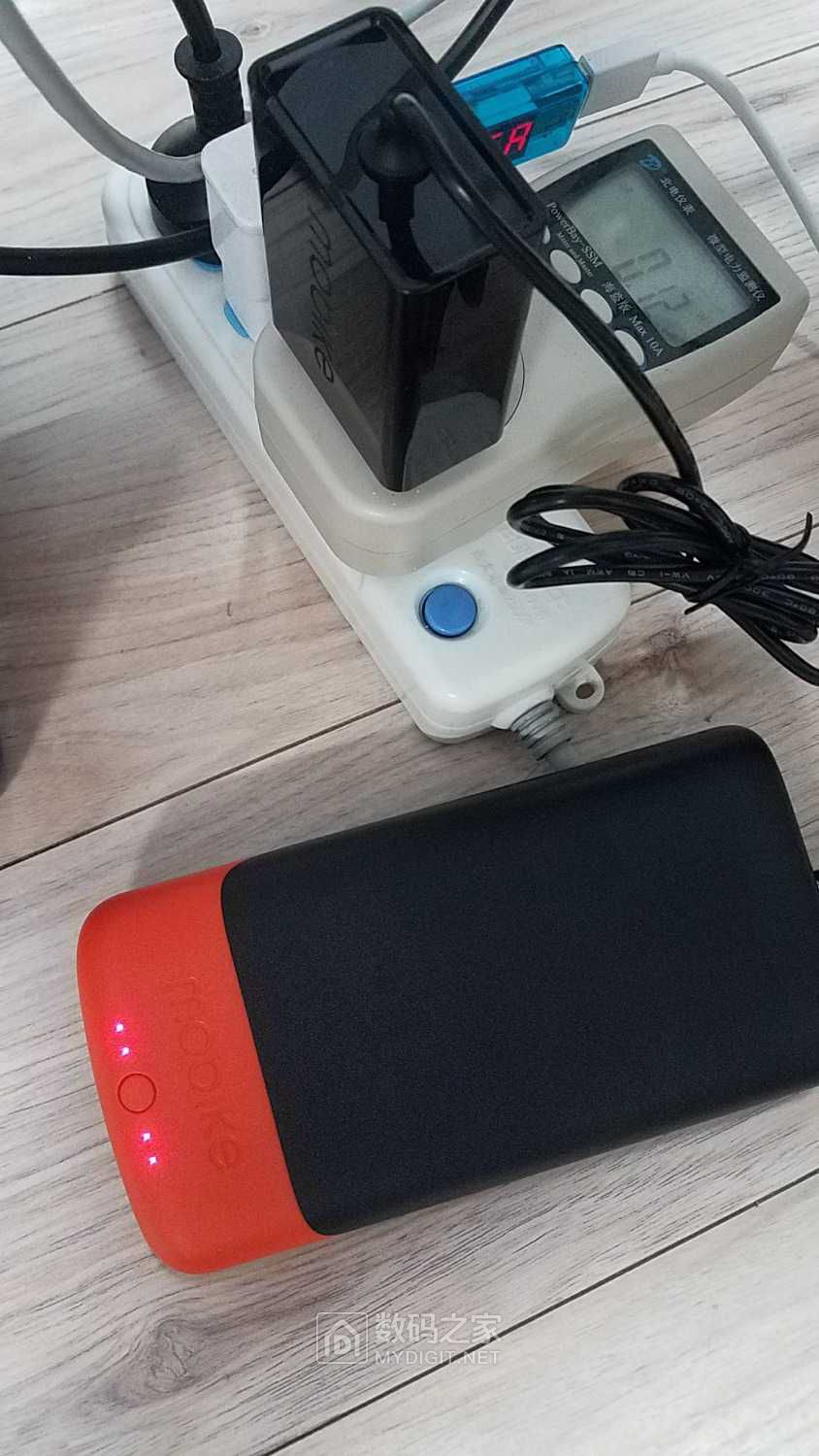 摩拜mobikeapd071a017100mah25w充电头55元的充电宝翻车了