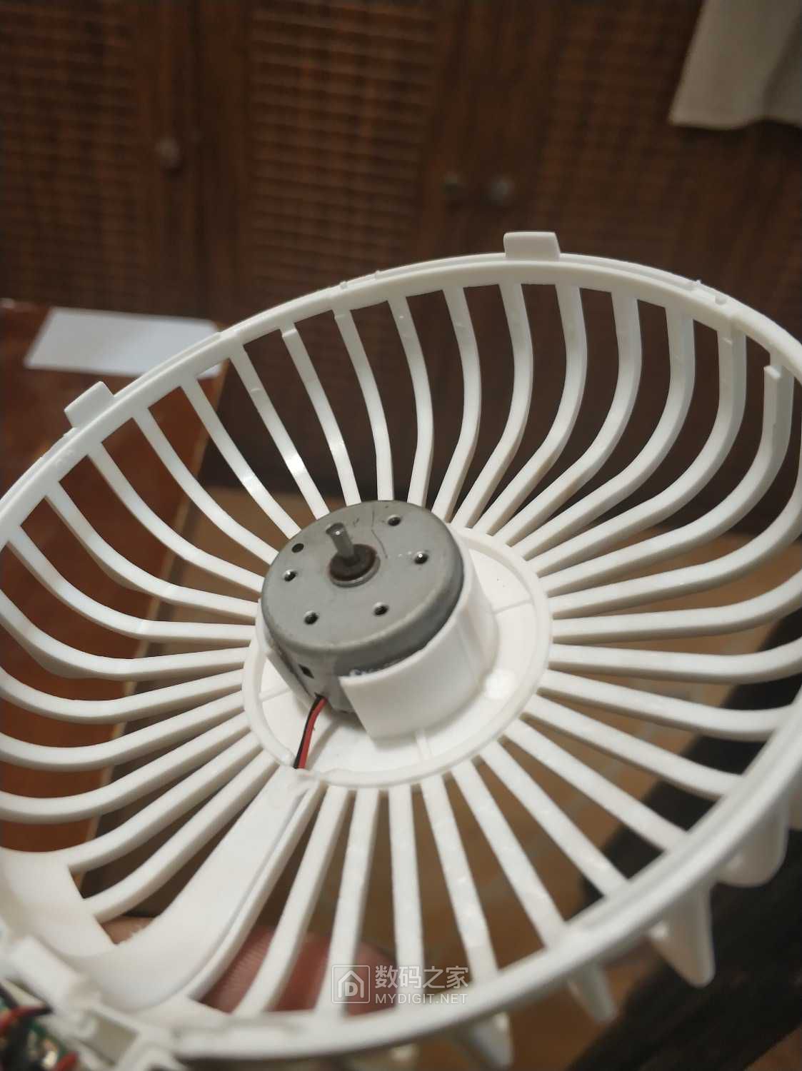 拆了个小18650风扇大家看看