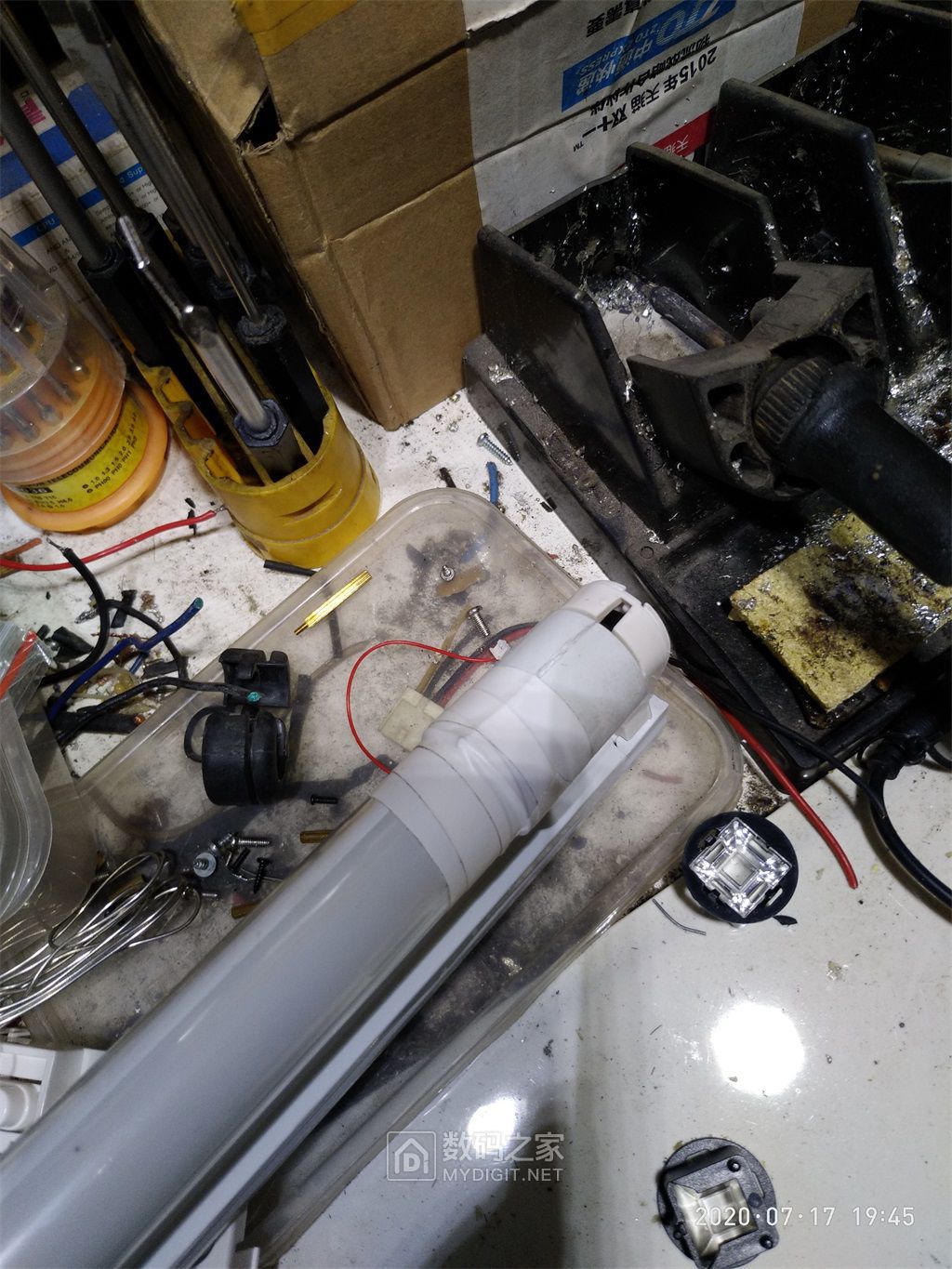 拆修12米led日光灯