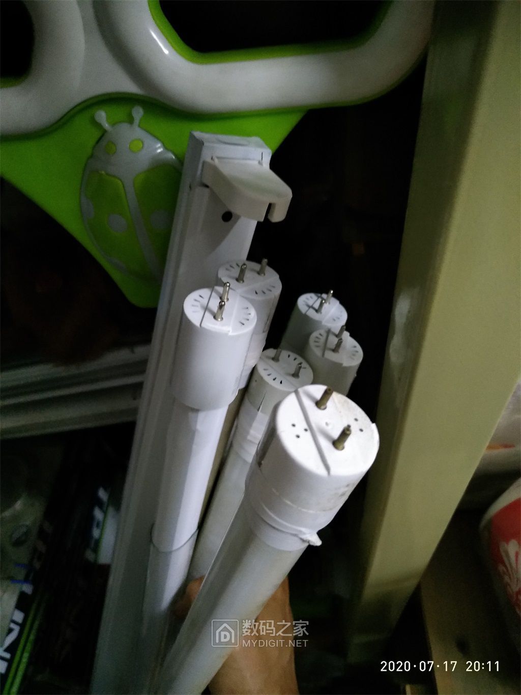 拆修12米led日光灯