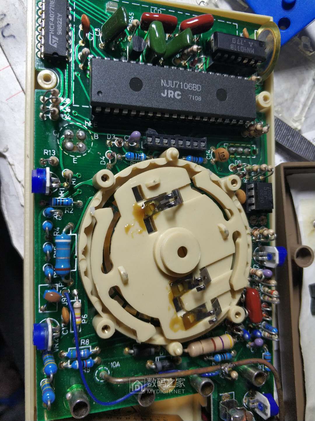 这特么是日本产的7106万用表univoltdt830