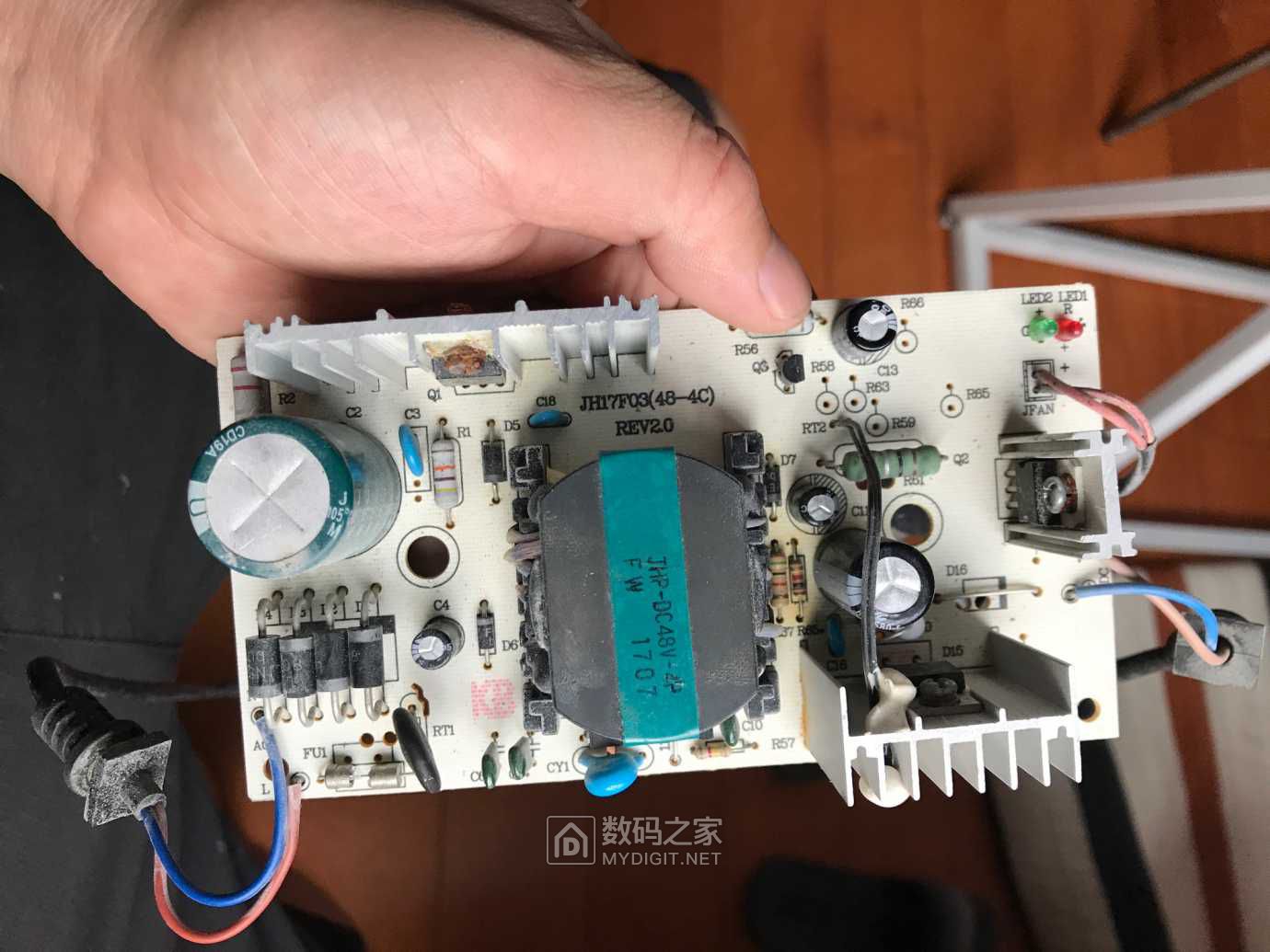 拆解宗申三轮车江禾充电器