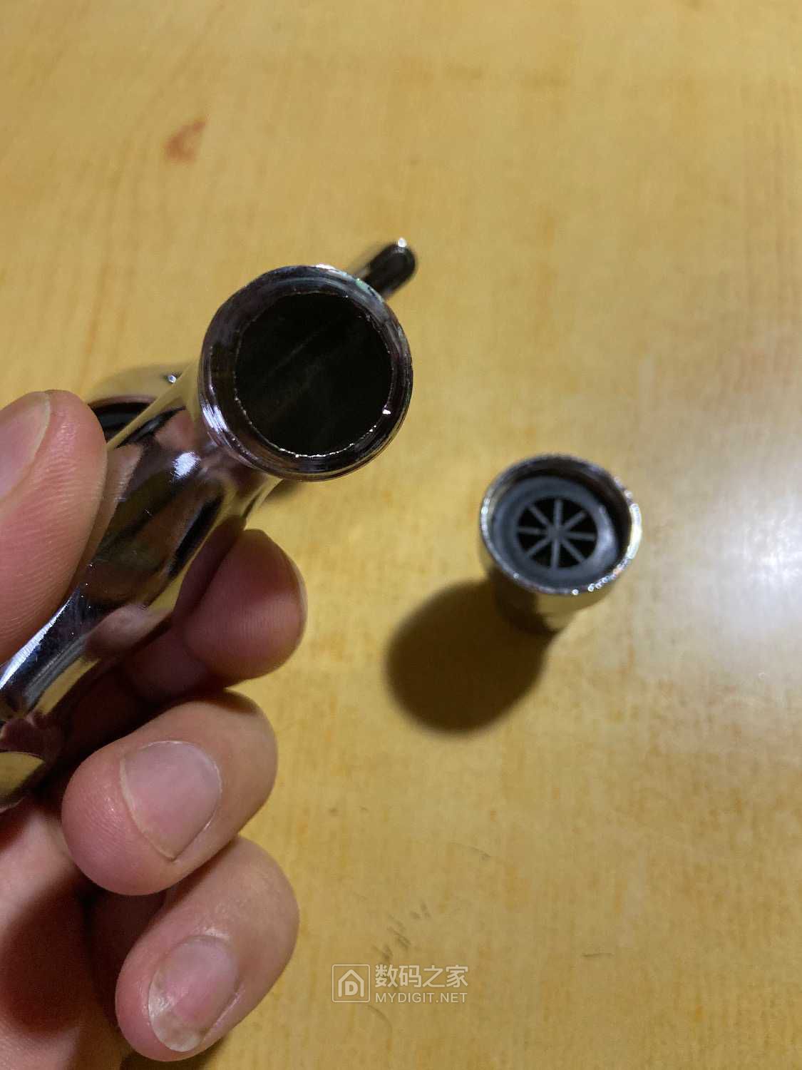 一个水龙头锌合金塑料阀体