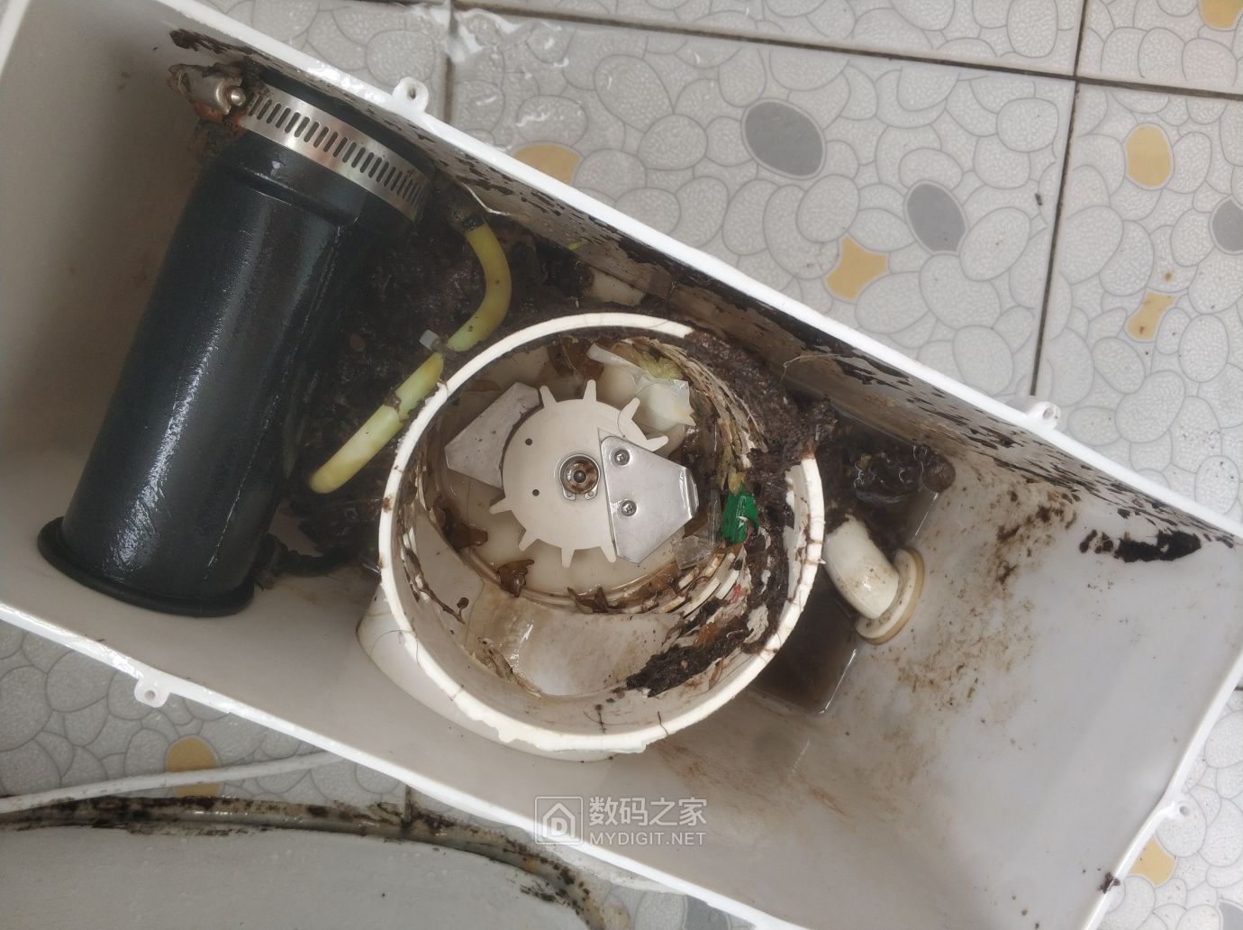 电动化粪器类似厨房垃圾处理器拆解,用于小口径排污用的 - 拆机乐园