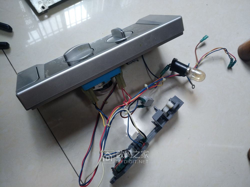 整个格兰仕机械式微波炉拆散清洗维修