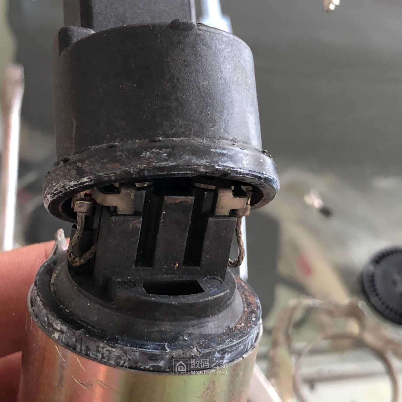 拆一个烧坏的汽油泵芯