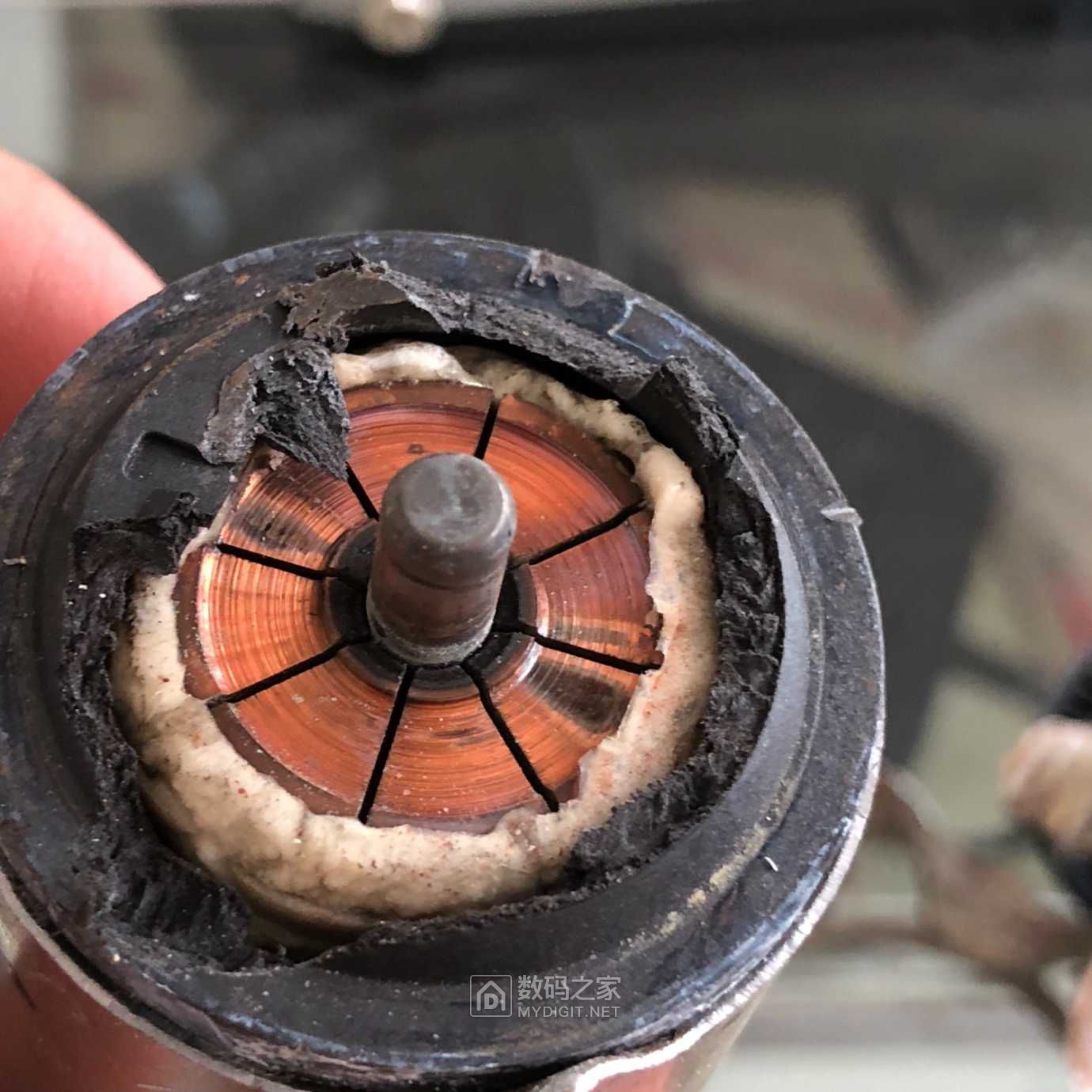 拆一个烧坏的汽油泵芯
