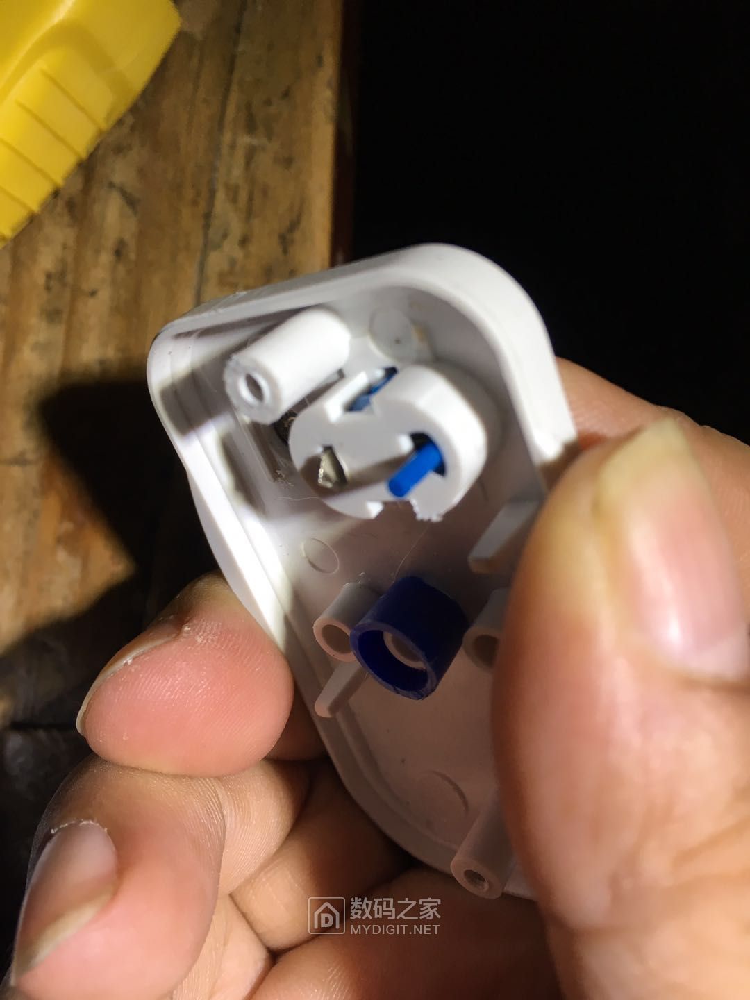 按钮里面