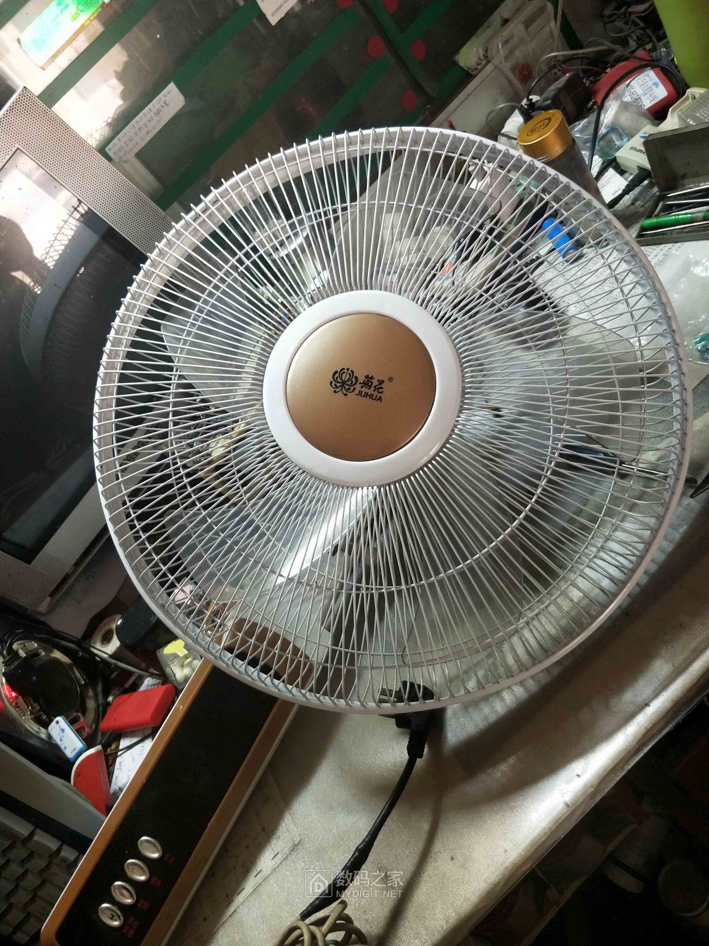 修菊花遥控电扇20200808 - 拆机乐园 数码之家