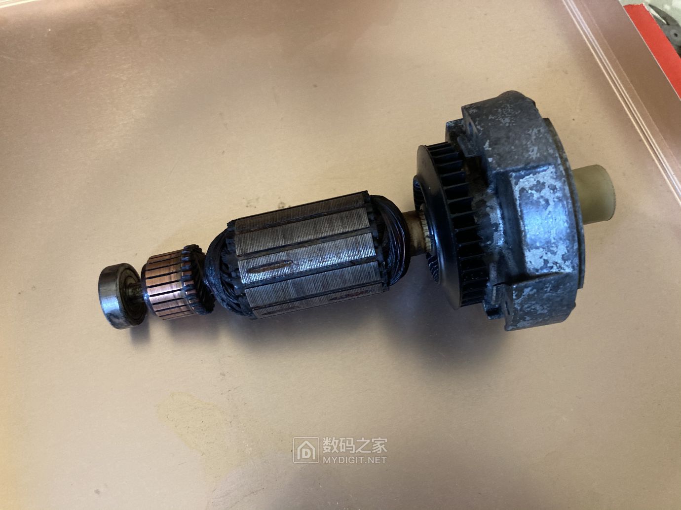 bosch 博世 ggs27lc 直磨机  不知道怎么拆了 如图 求助