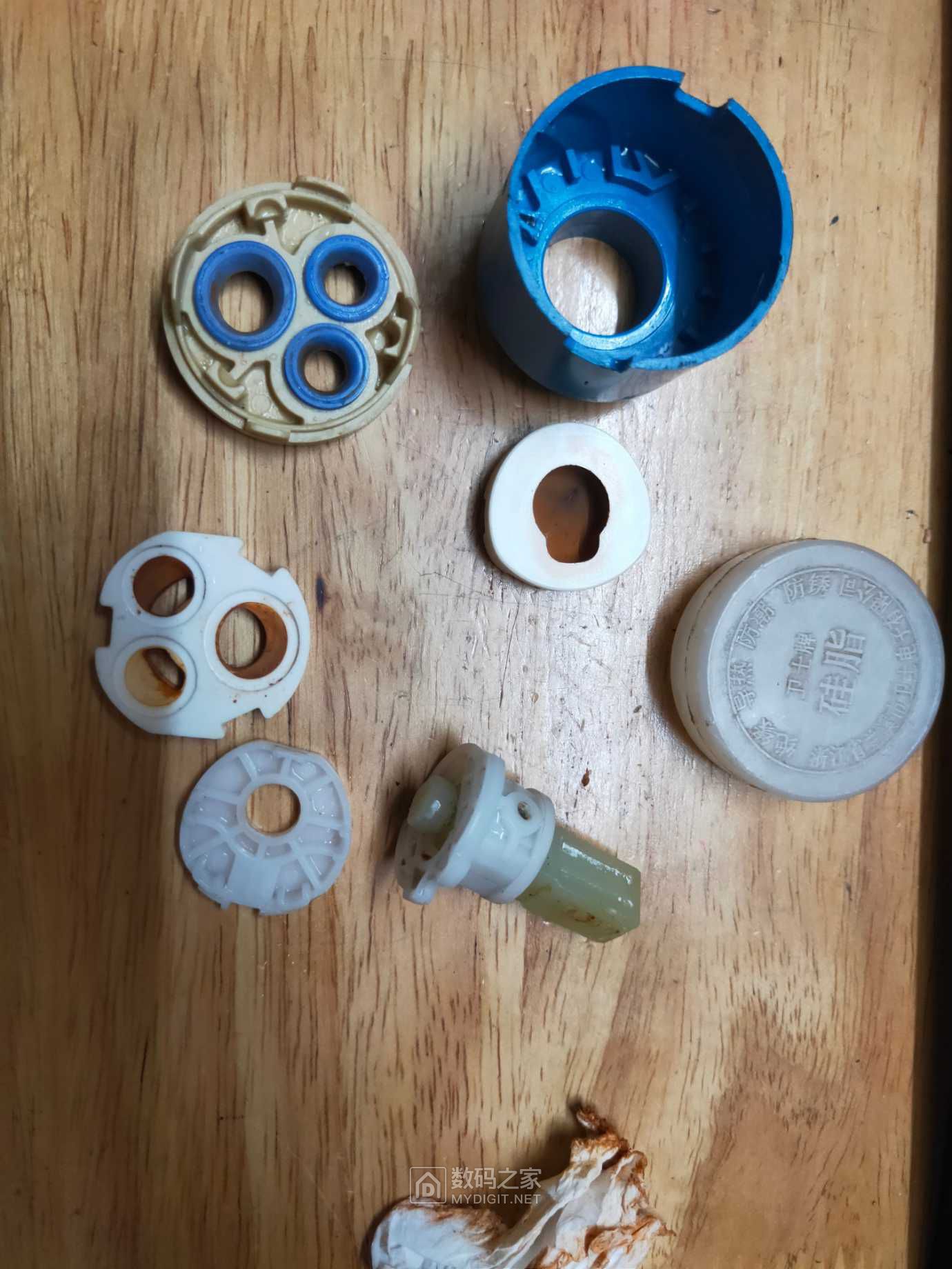 拆个混合龙头阀芯