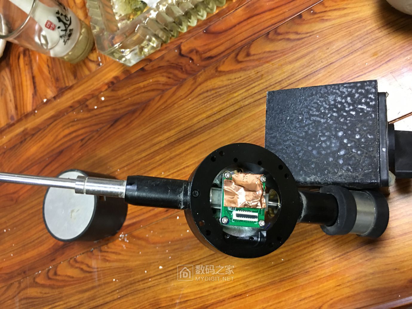 带蓝牙的千分尺拆解换电池