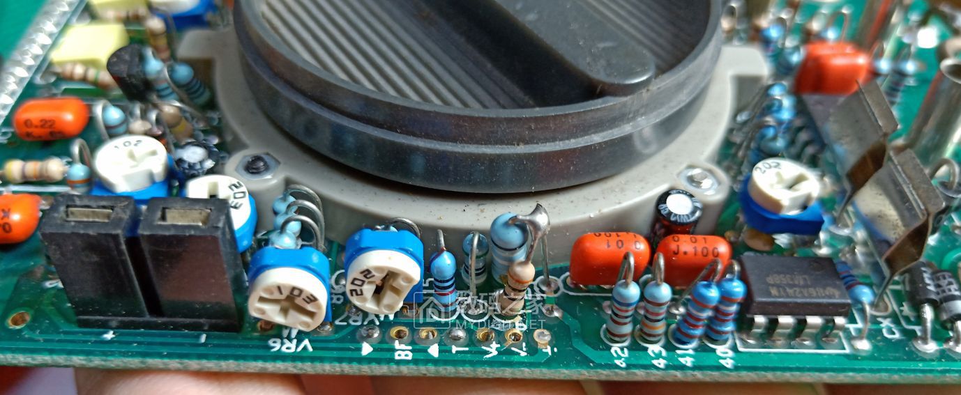 又从朋友处抢来一块dt9208万用表进行清理和简单校准