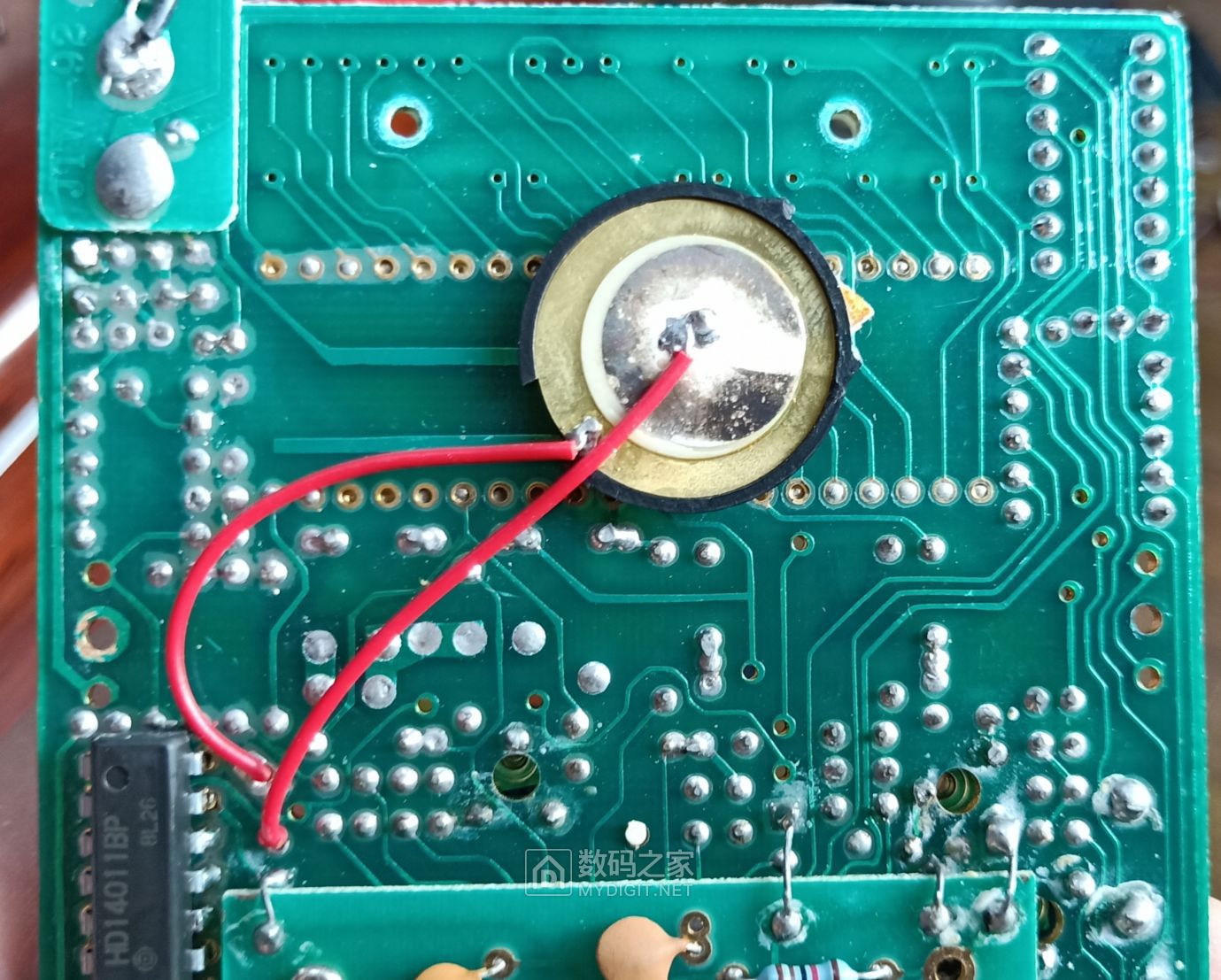 又从朋友处抢来一块dt9208万用表,进行清理和简单校准