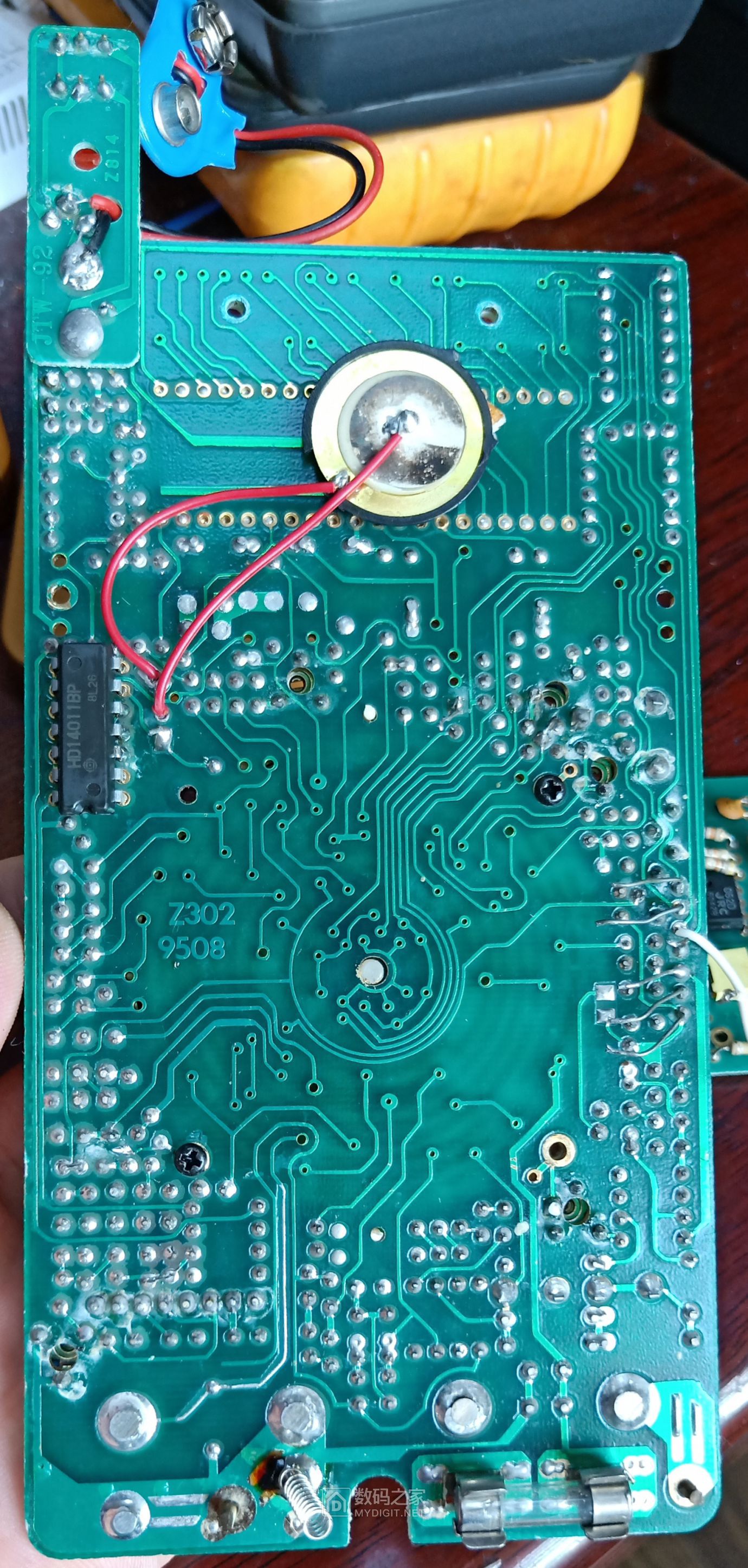 又从朋友处抢来一块dt9208万用表进行清理和简单校准