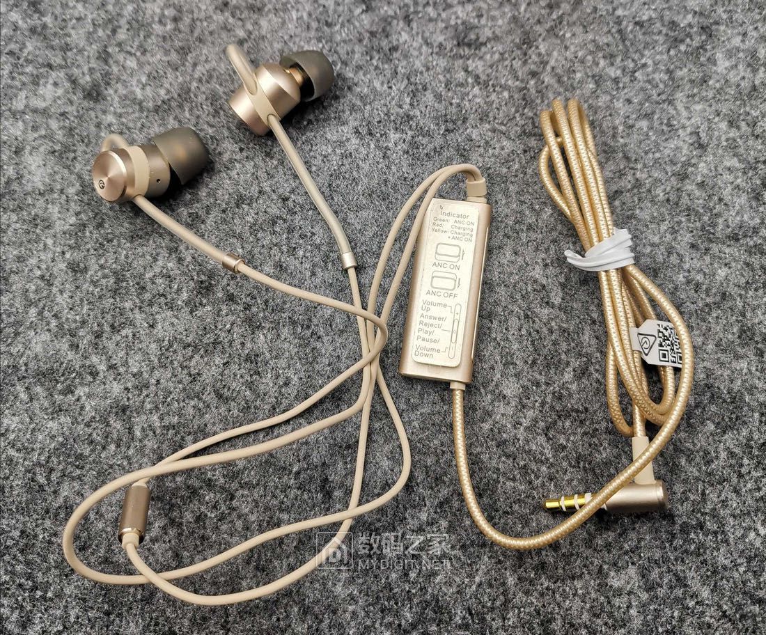 出售华为am185耳机25元包邮送硅胶耳机包数量只有4条喜欢的联系