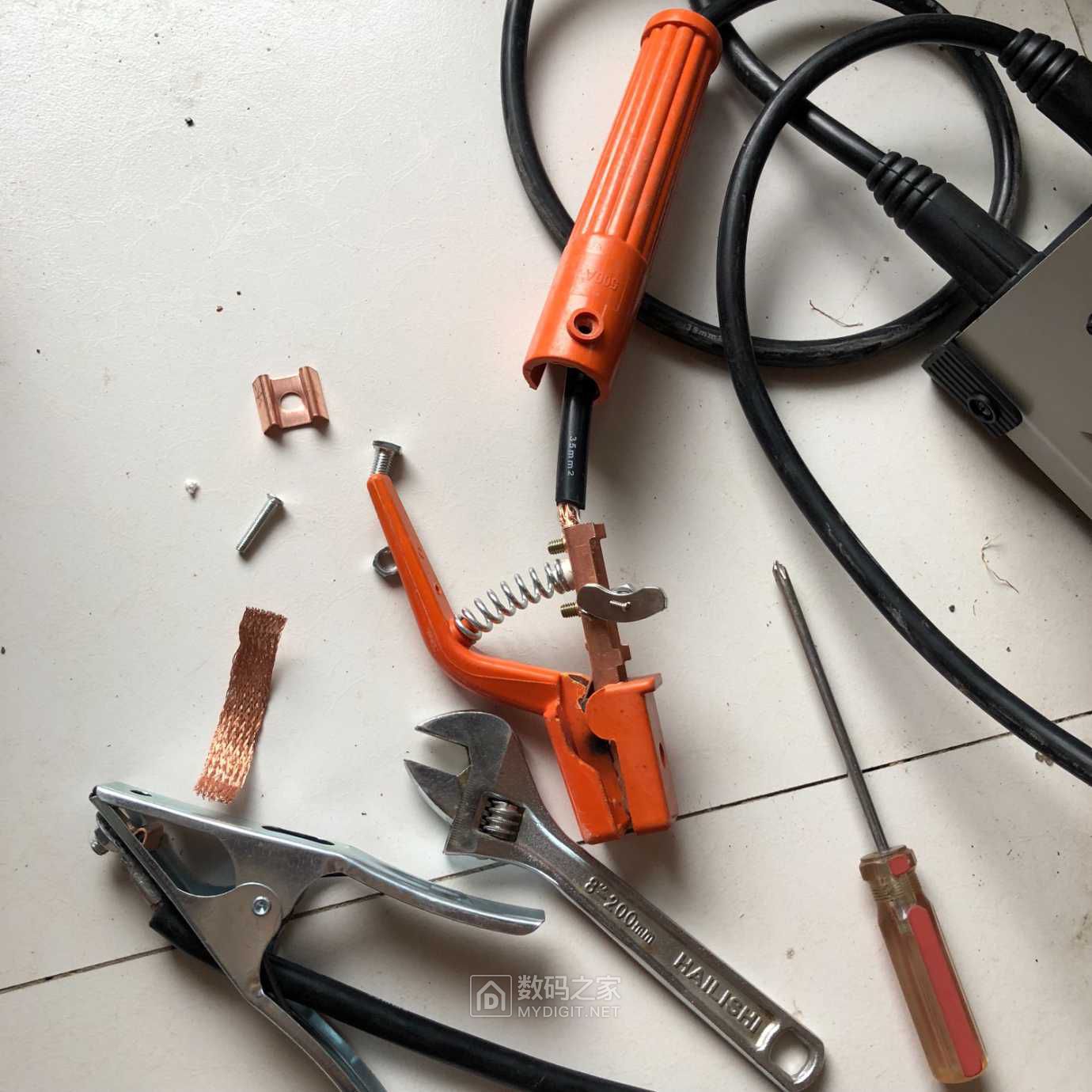 松勒电焊机原配焊钳与电线和夹子拆解都不是铜啊