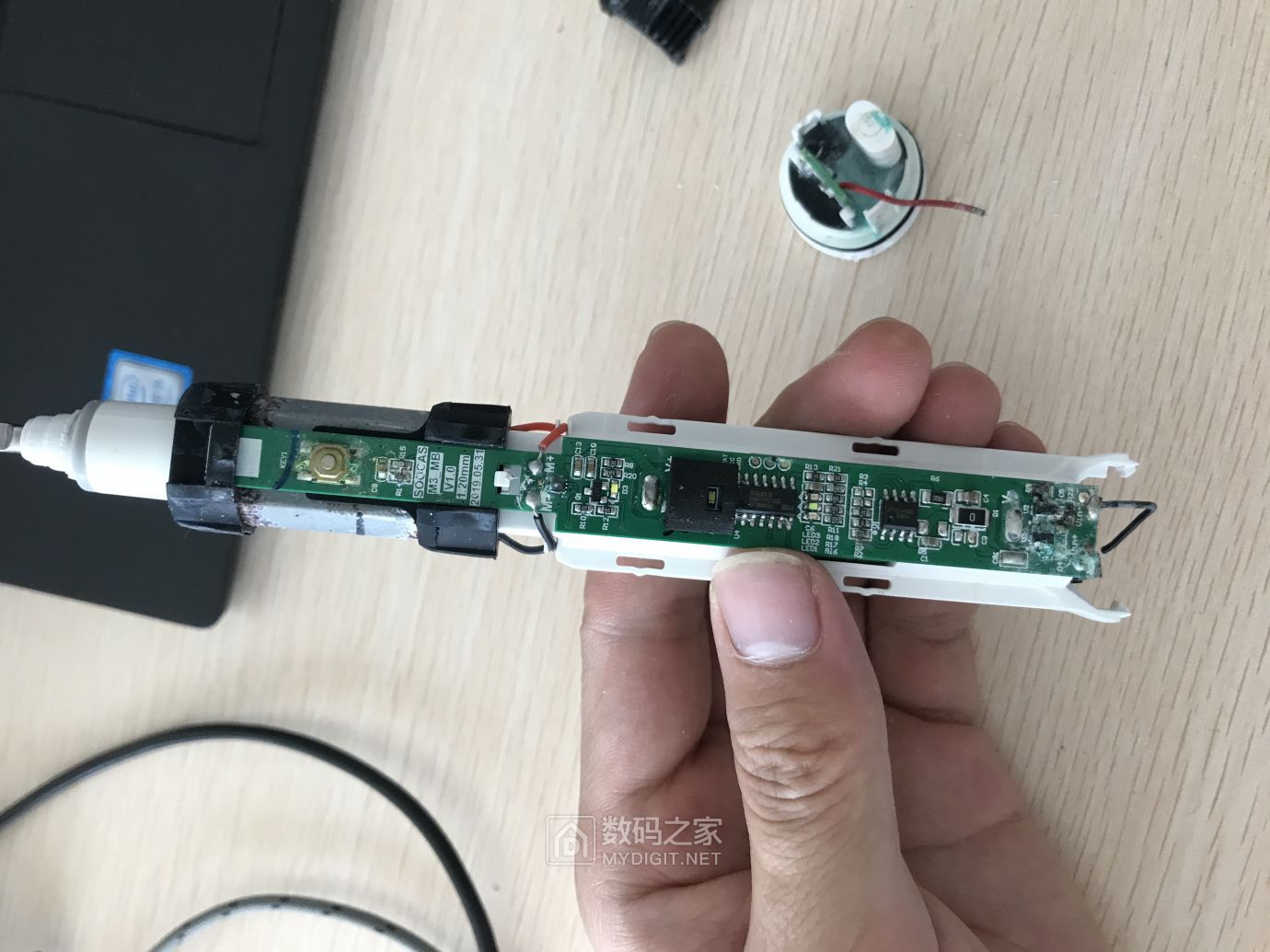 小米mes602电动牙刷使用一年以后拆机