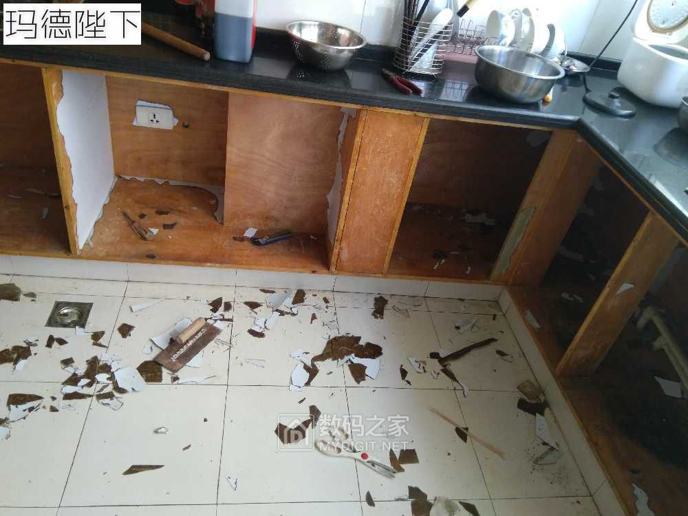 橱柜维修日记9月3日拆柜门铲贴皮