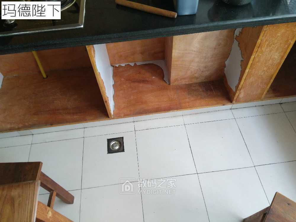 橱柜维修日记9月3日拆柜门铲贴皮