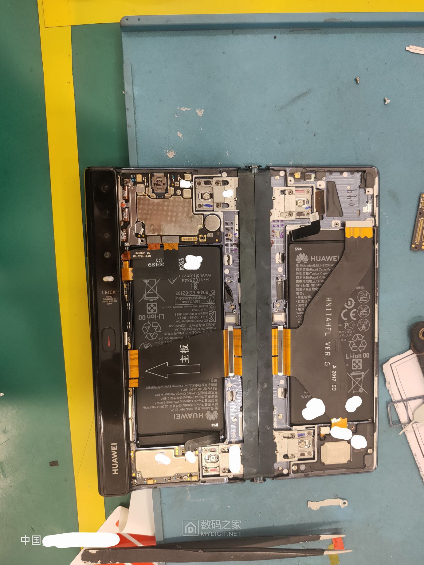 1万7的华为matexs折叠屏手机拆机换屏