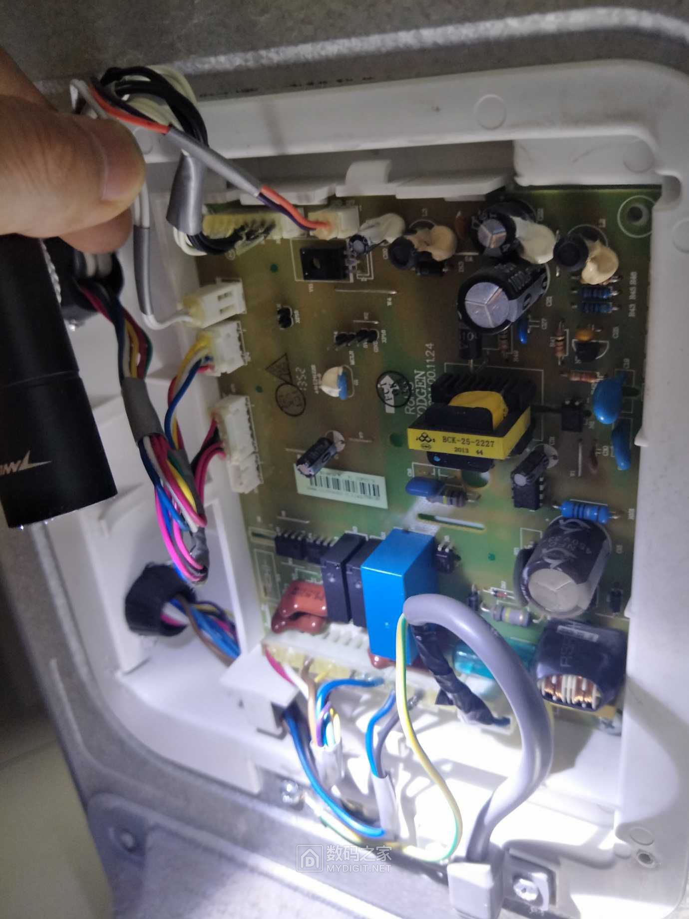 海信冰箱bcd270tdaws电源板输出电压是多少