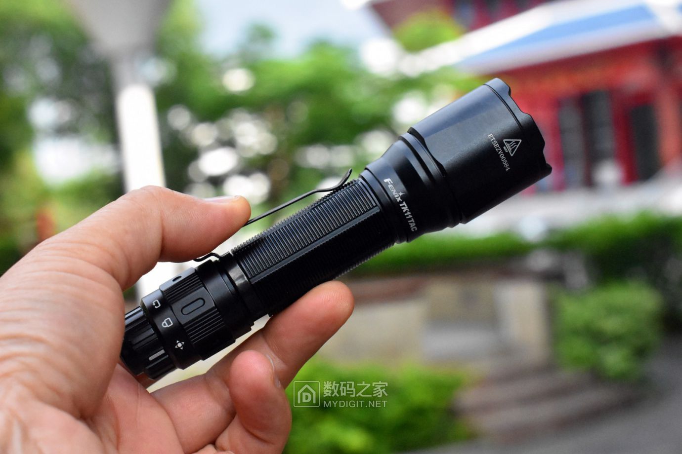 将经典传承下去~fenix tk11 tac手电开箱试玩 - 手电筒/照明 数码之家