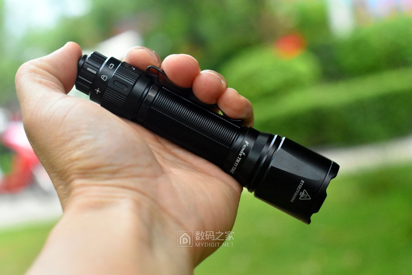 将经典传承下去~fenix tk11 tac手电开箱试玩 - 手电筒/照明 数码之家