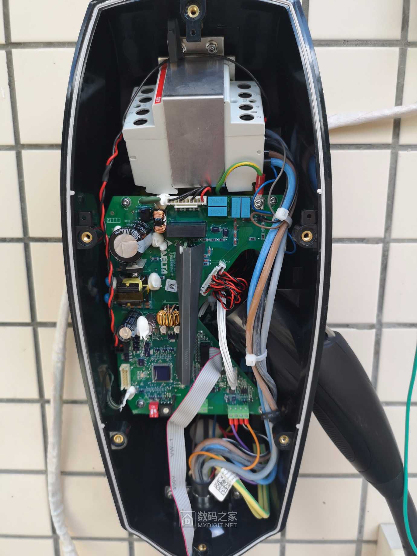 特斯拉原厂充电桩台达代工