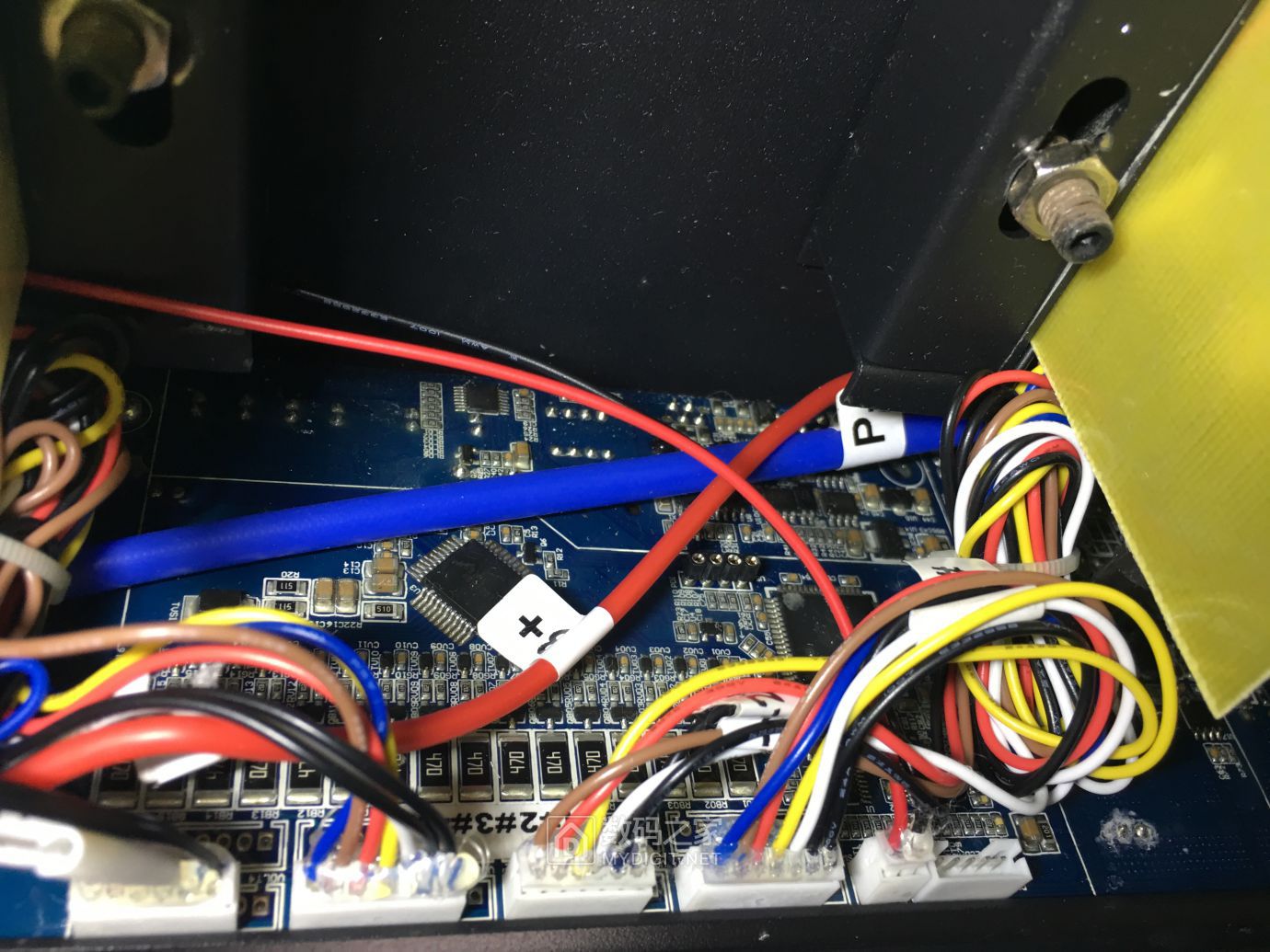 保护板位置特写