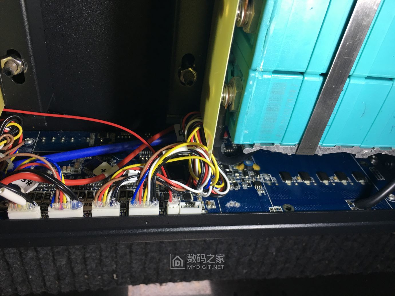 保护板位置特写