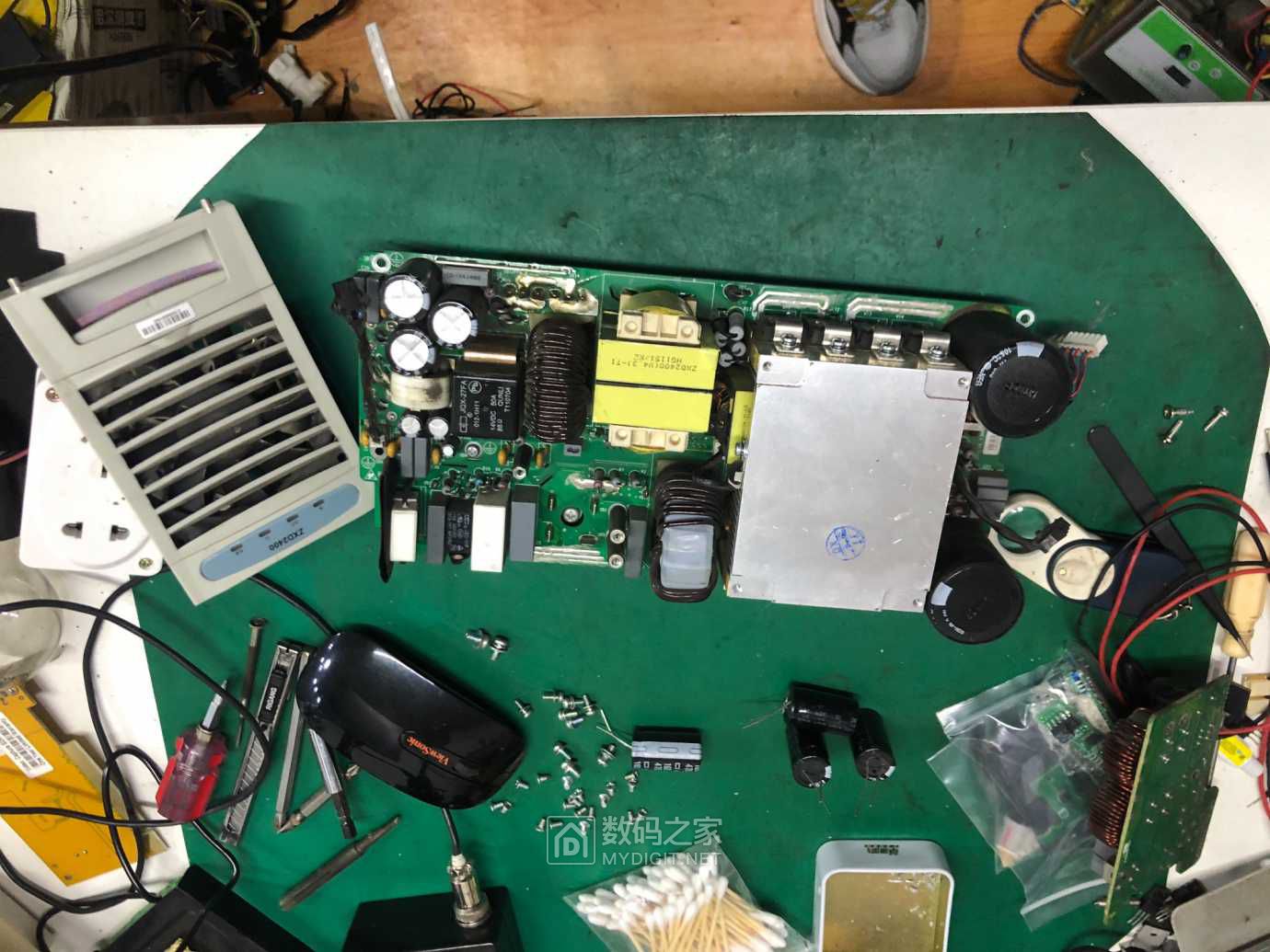 拆修中兴zxd2400电源 - 拆机乐园 数码之家