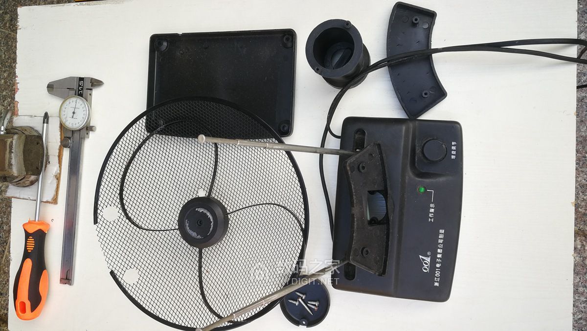 拆小区捡的20多年前坑爹的001电视天线