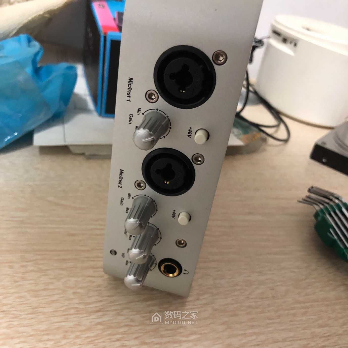 半拆艾肯4nano声卡(icon cube·4nano)