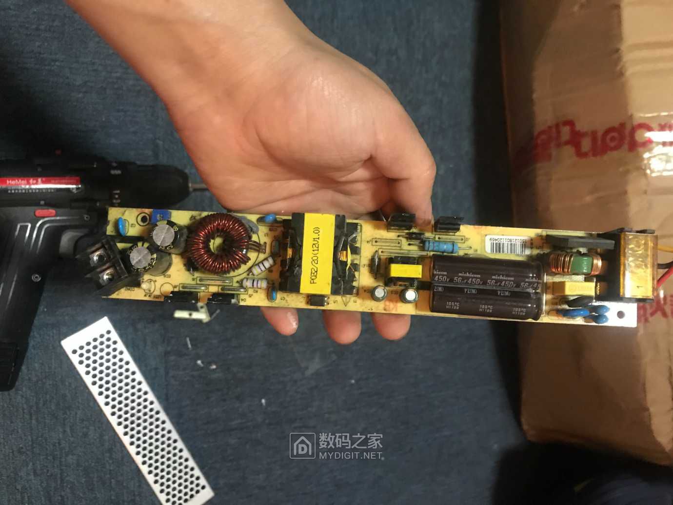 拆蓝景12v~12.5a电源 - 拆机乐园 数码之家