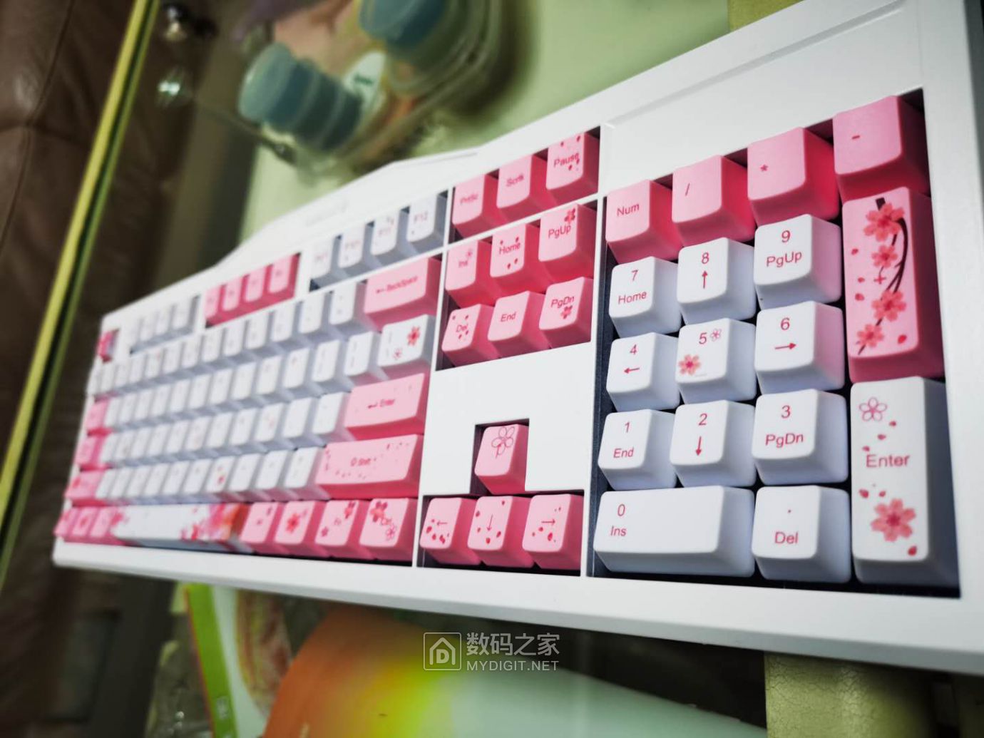 底下其实没有装起来，磨砂漆没有干透。