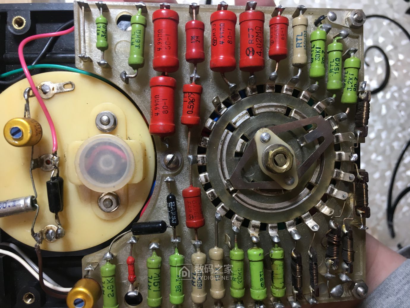 拆解一块早期产的mf47指针万用表