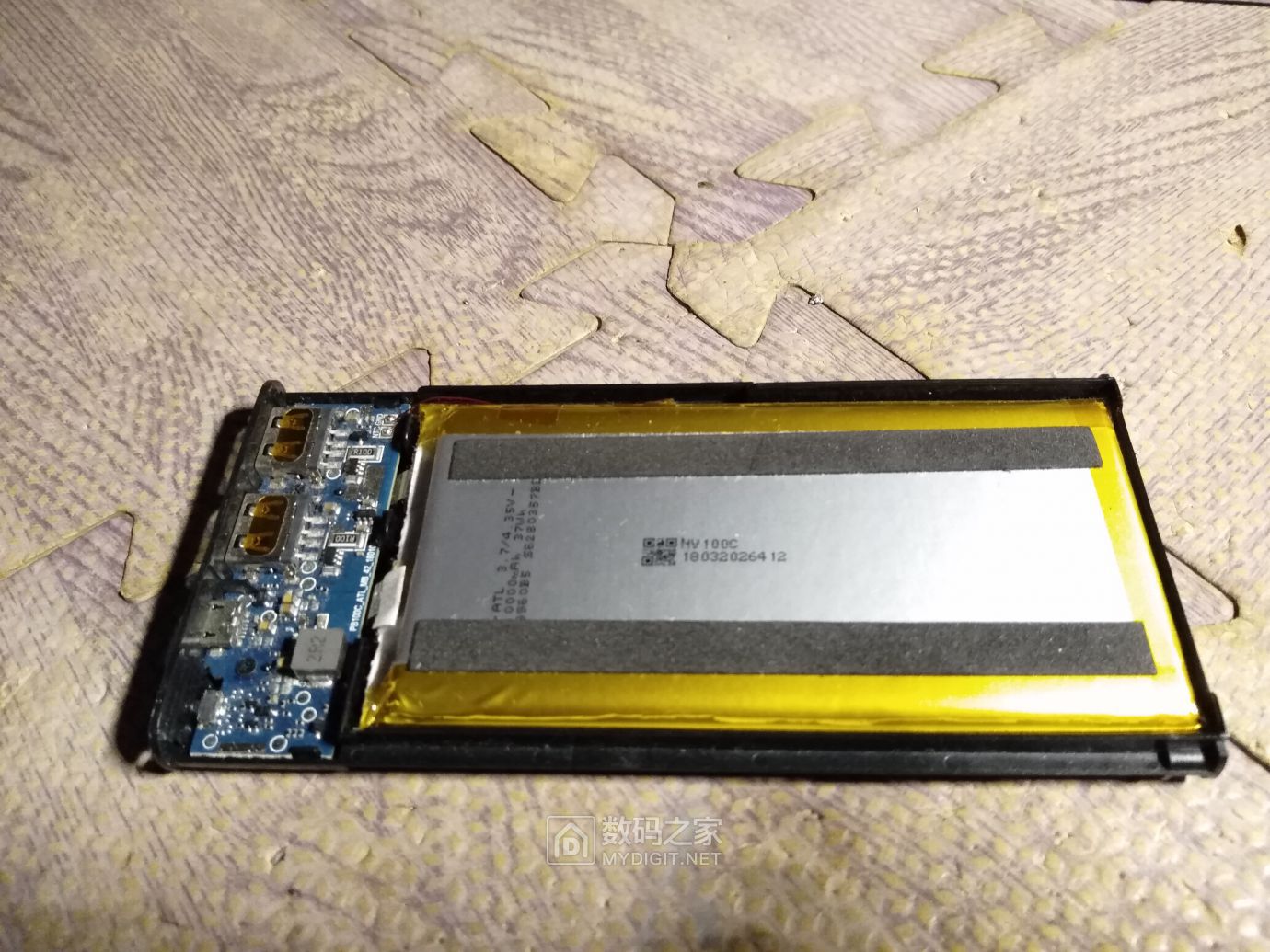 晒、测积分商城换购的PLM09ZM充电宝内部板子 - 电源/充电器 数码之家